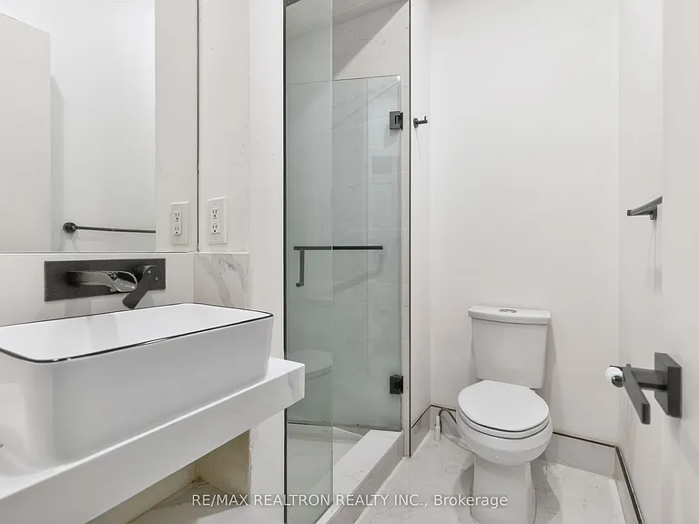 119 Markham St #MAIN FL — Photo 11
