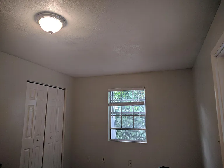 1306 E Muriel St #UPSTAIRS — Photo 12
