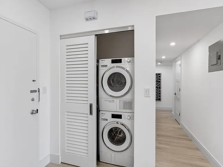 120 N Ocean Blvd #203 — Photo 28