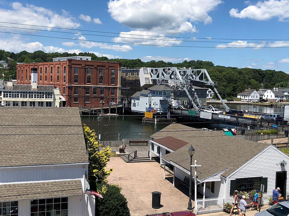 Incredible views of the Historic Bascule Bridge and Mystic R