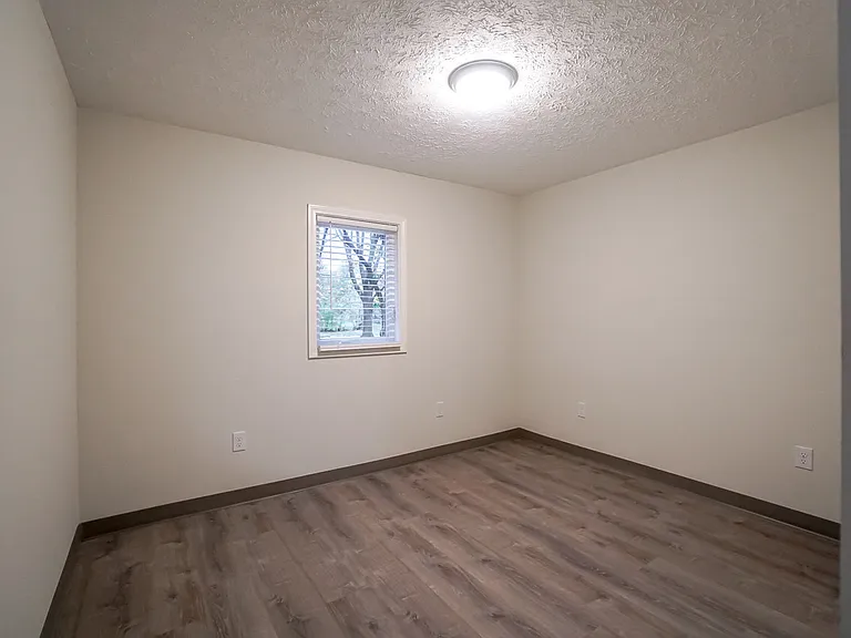 1638 W Kentucky St — Photo 9