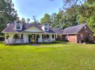 500 E Emerald Lake Dr, Sumter, SC 29153