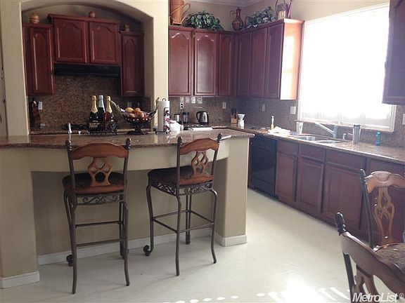 5th image of 708 Savonna Ct