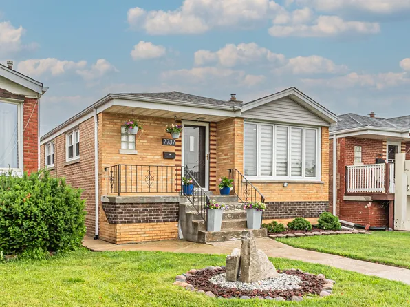 7737 S Meade Ave, Burbank, IL 60459