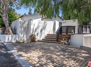 8543 Walnut Dr, Los Angeles, CA 90046