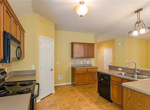 5th image of 1206 Mule Deer Dr