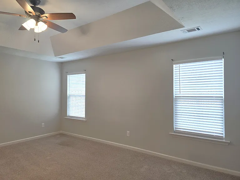 337 Jardon St — Photo 12