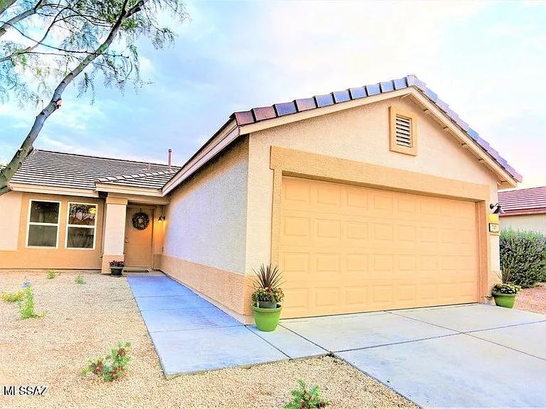 727 W Buffalo Grass Dr — Photo 2
