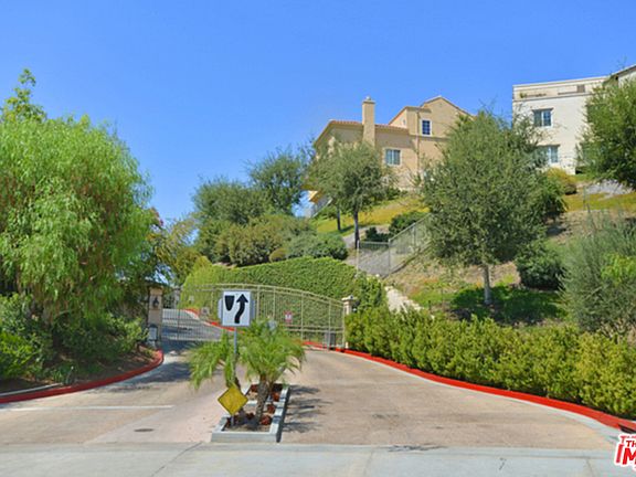 2nd image of 5660 Como Cir