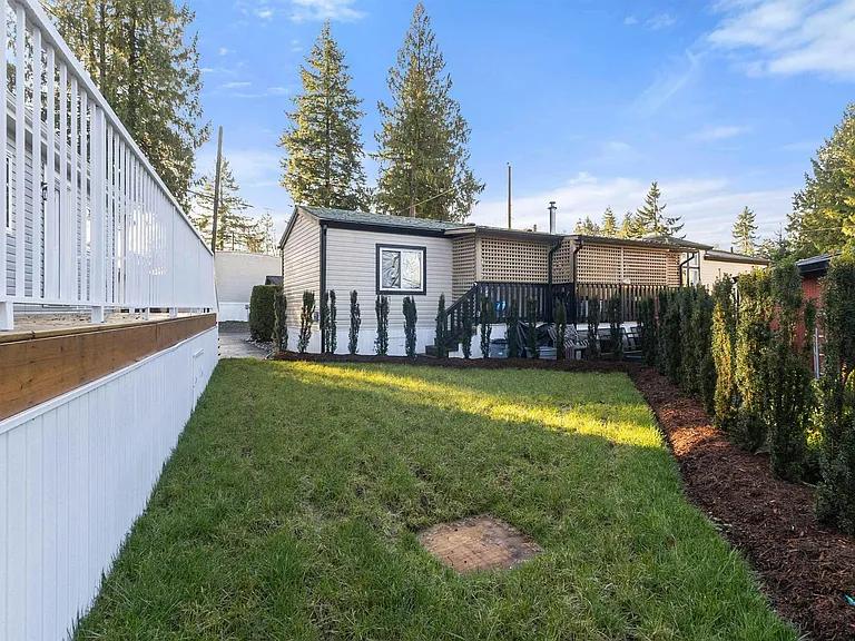 24330 Fraser Hwy — Photo 7