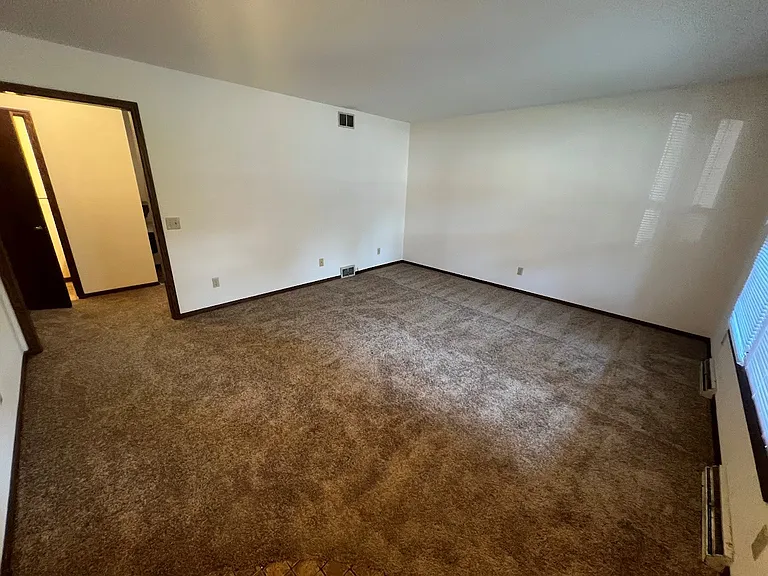 5306 Manitowoc Pkwy — Photo 15