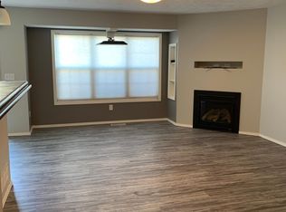 1214 Colonial Ave, Bloomington, IL 61701