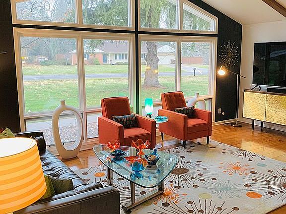 5th image of 3642 W Arbutus Dr