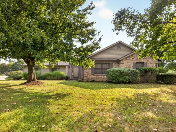 2700 E Crabapple Cir, Bloomington, IN 47401