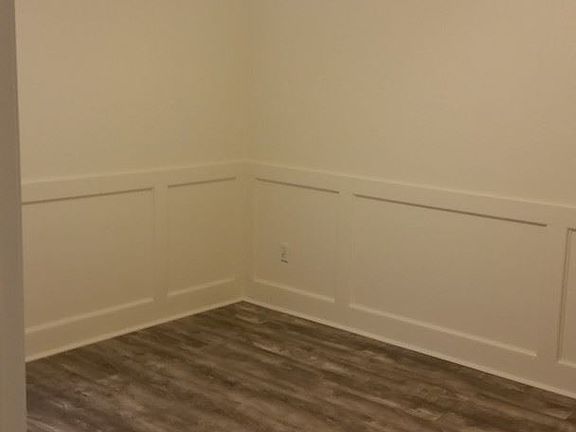 5th image of 400 Oak Springs Ln