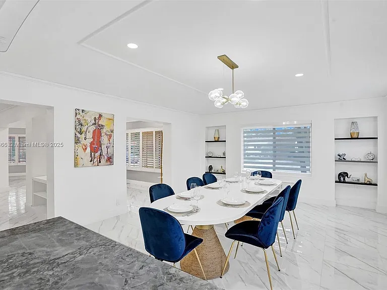 725 Harrison St — Photo 25