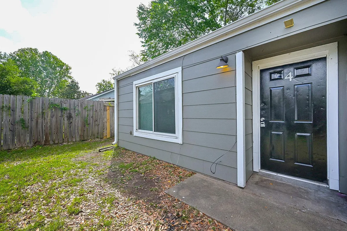 Building Photo - 506 N 3rd St #2