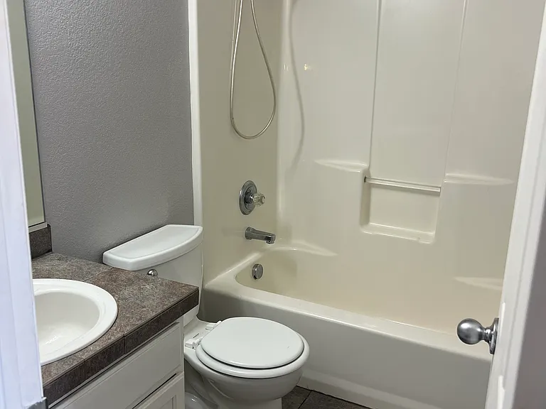 2145 Settlers Dr — Photo 10