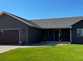494 13th St SW, Le Mars, IA 51031