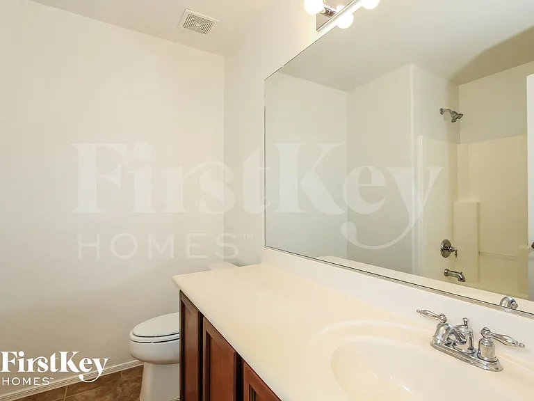 14210 W Mauna Loa Ln — Photo 8