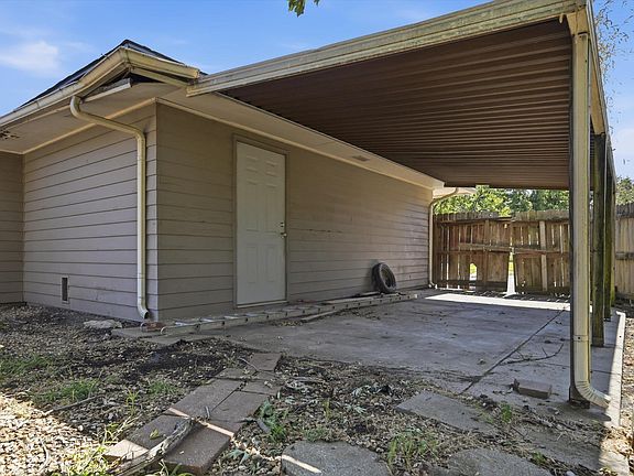 4th image of 4032 SW 34th St