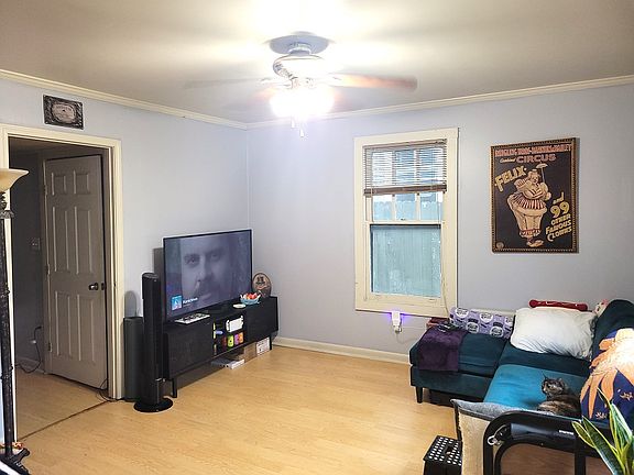 3rd image of 4237 Palmyra St #B