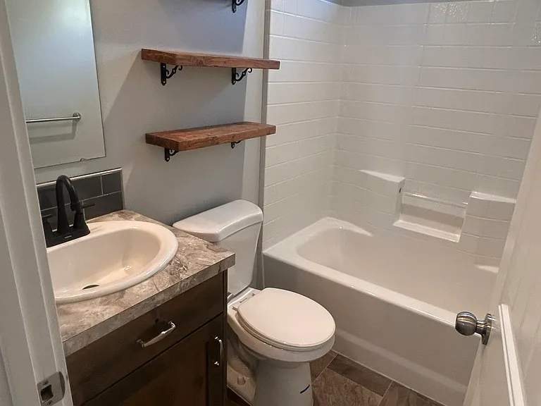 2070 Kelly Dr — Photo 8