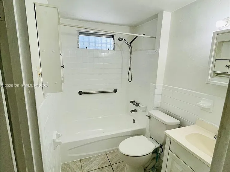 1445 NW 16th Ave #1447 — Photo 7