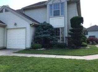 34 Fox Meadow Dr, Sicklerville, NJ 08081
