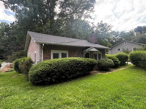 40 Beaver St, Tryon, NC 28782