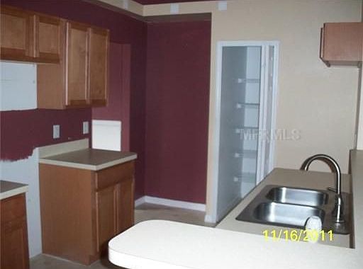 3rd image of 335 E Rose Ave