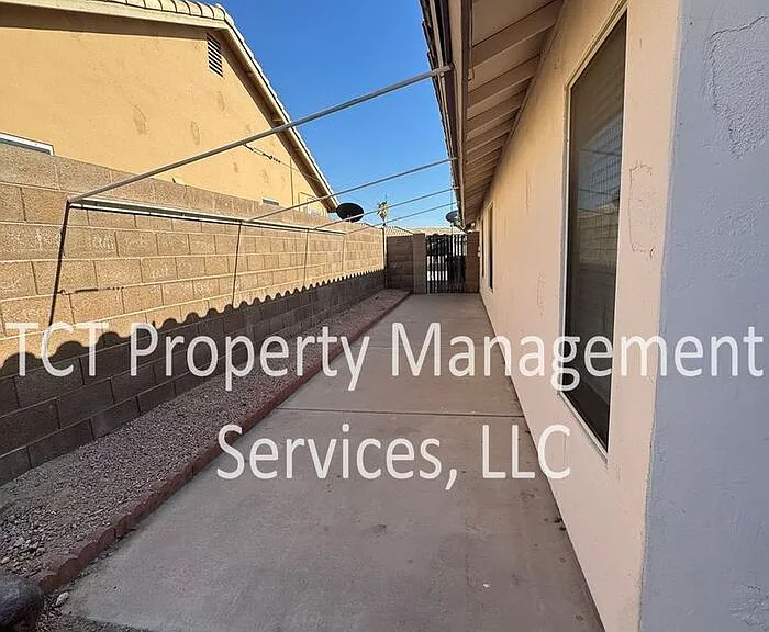 6464 E Russell St — Photo 17