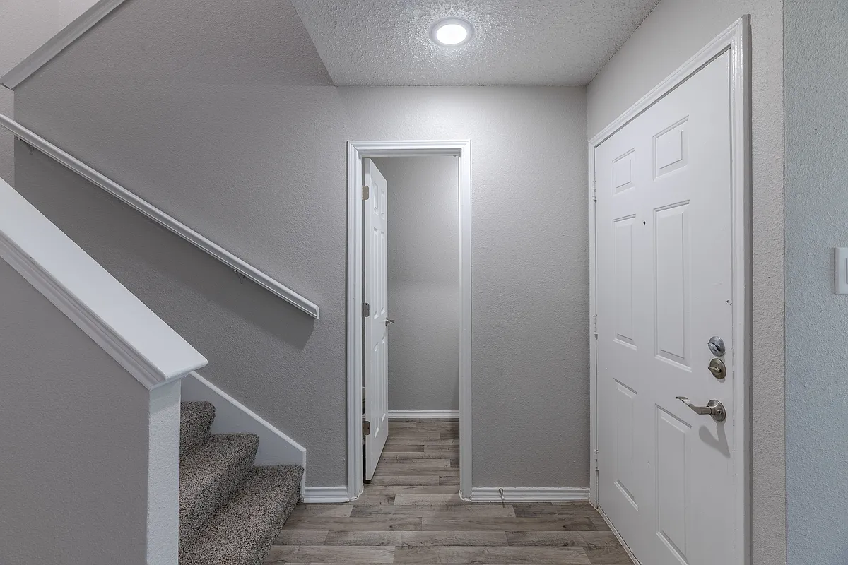 Building Photo - Park Place Townhomes