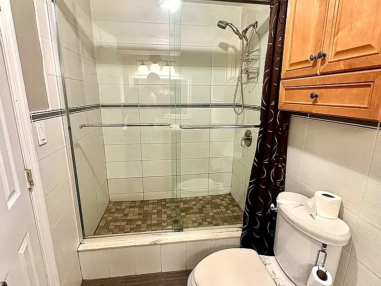 393 Davis Ave #1 — Photo 4