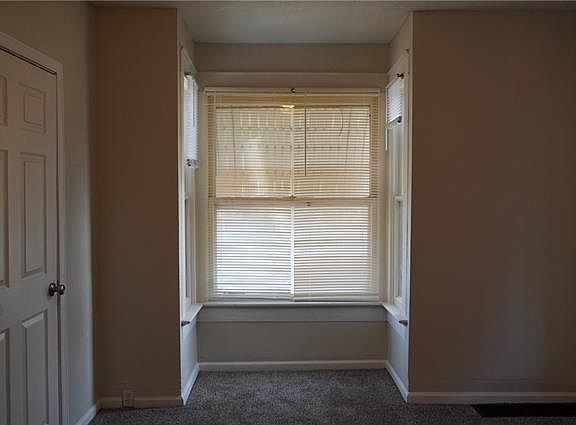 3rd image of 418 W Linn St