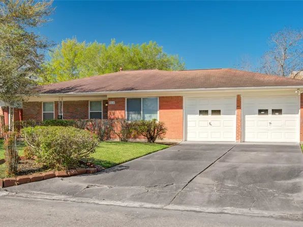 10614 Faircroft Dr, Houston, TX 77048