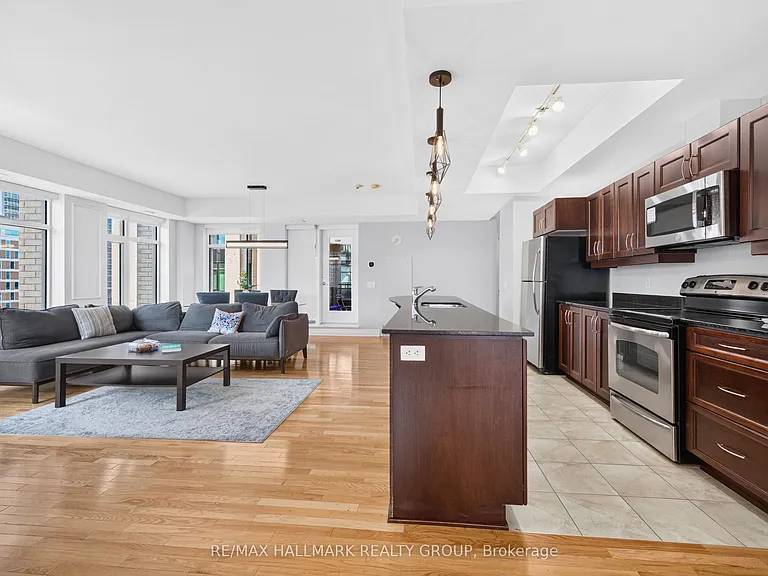 245 Kent St #909 — Photo 10