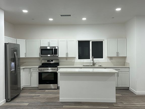 5th image of 523 Kensington Dr #0