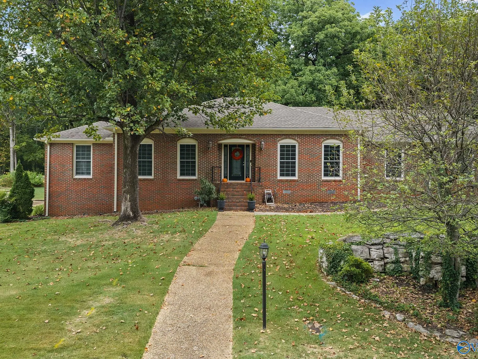 5 bed, 3.5 bath, 4131 sqft, $3,750 — Photo 2
