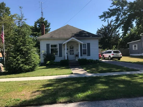 10 W Elmwood St, Hartford, MI 49057