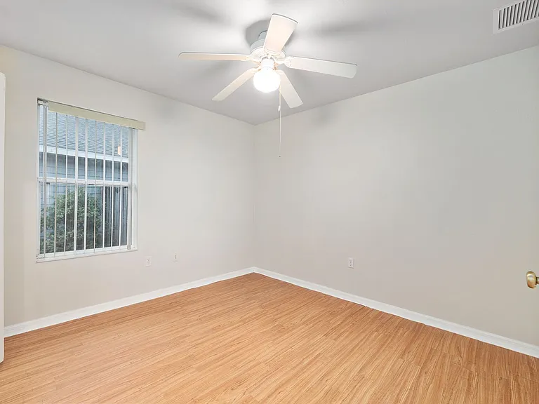 2114 NW 52nd Pl — Photo 22