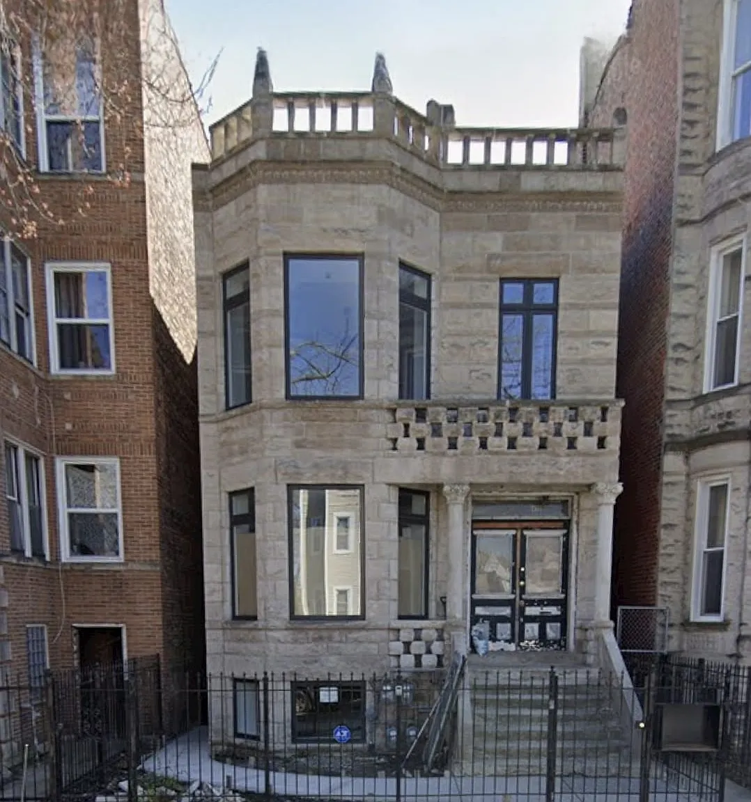 3 bed, 1300 sqft, $1,900 — Photo 1