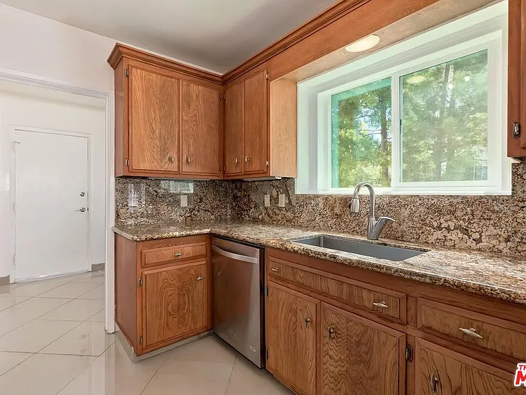 10574 Ashton Ave — Photo 13