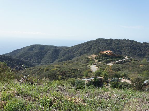 4th image of 2625 Hawks Nest Trail