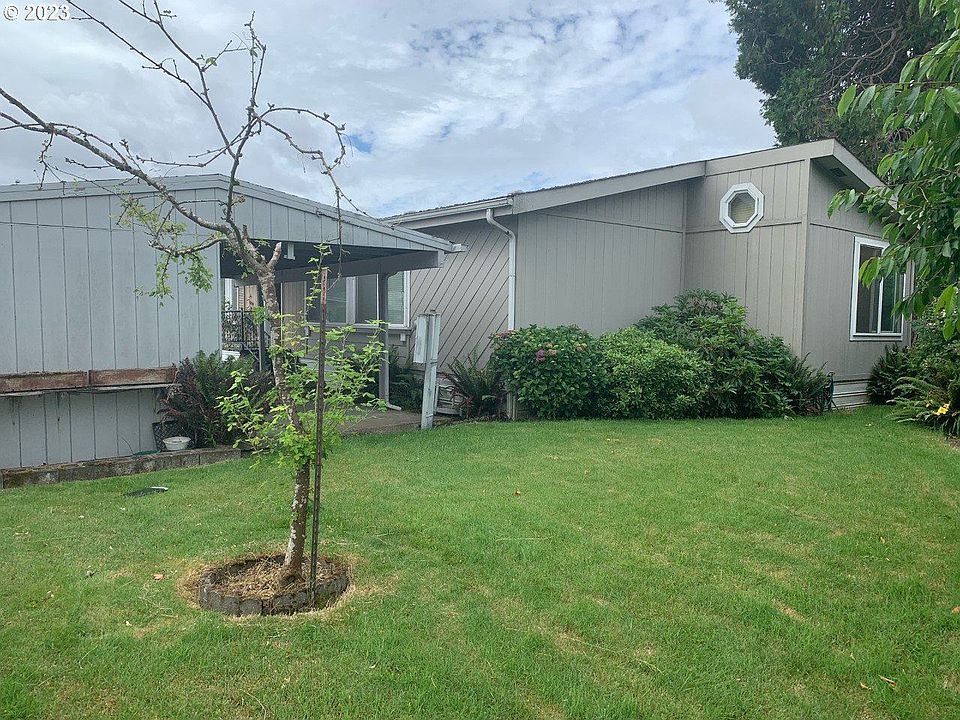 1st image of 2232 42nd Ave SE Unit 102