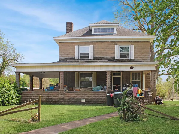 305 Upper Catlett St, Hickman, KY 42050