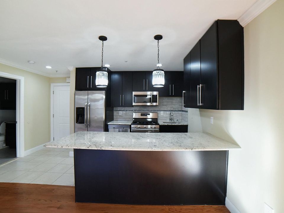 1st image of 119 Washington Ave #119