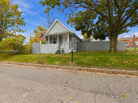 4th image of 384 Nebraska Ave