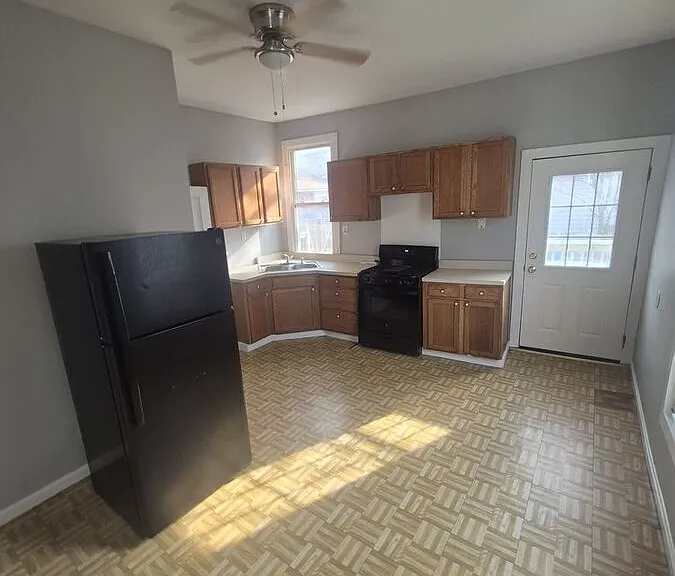 1822 Pearl St — Photo 6