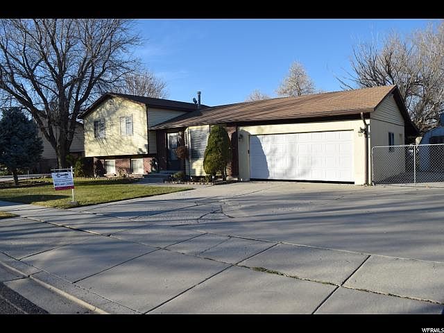 1st image of 3888 W Bentoak Dr